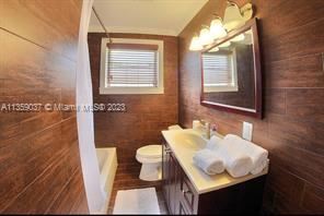 Building Photo - 2 br, 1 bath House - 2420 Jackson St