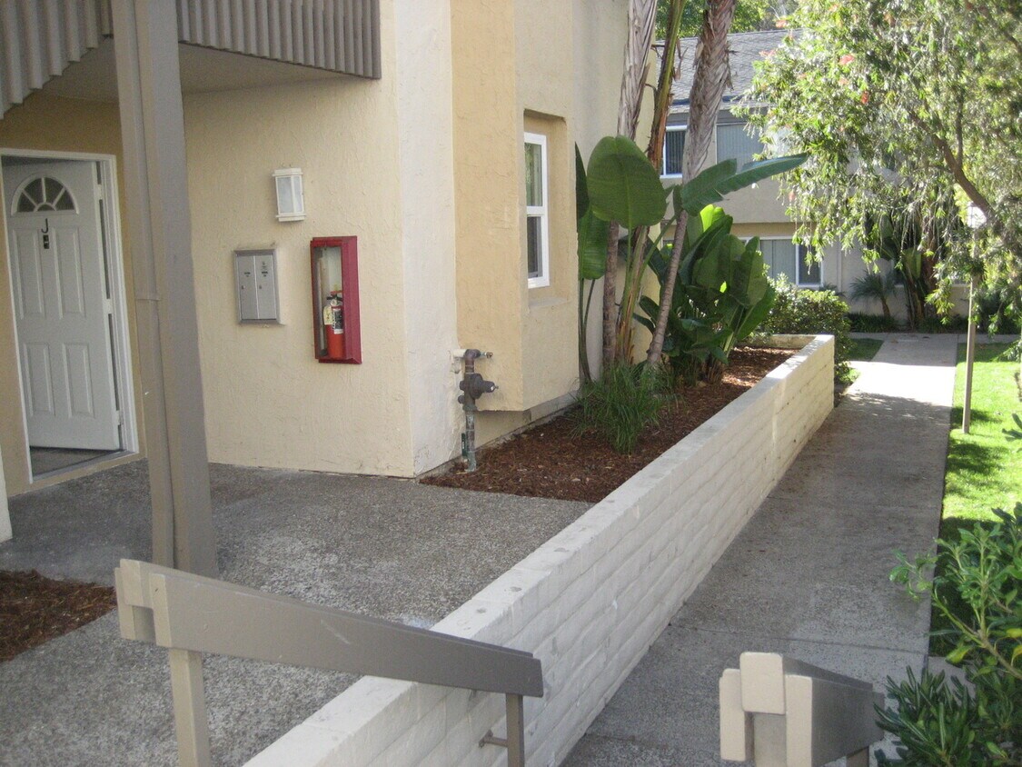 Primary Photo - Villa La Jolla condominium, 2 pools and gr...