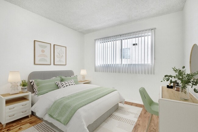 Building Photo - Dickens Court