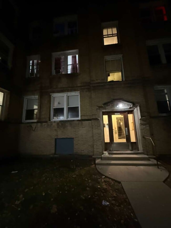 Building Photo - 1707 W Wallen Ave