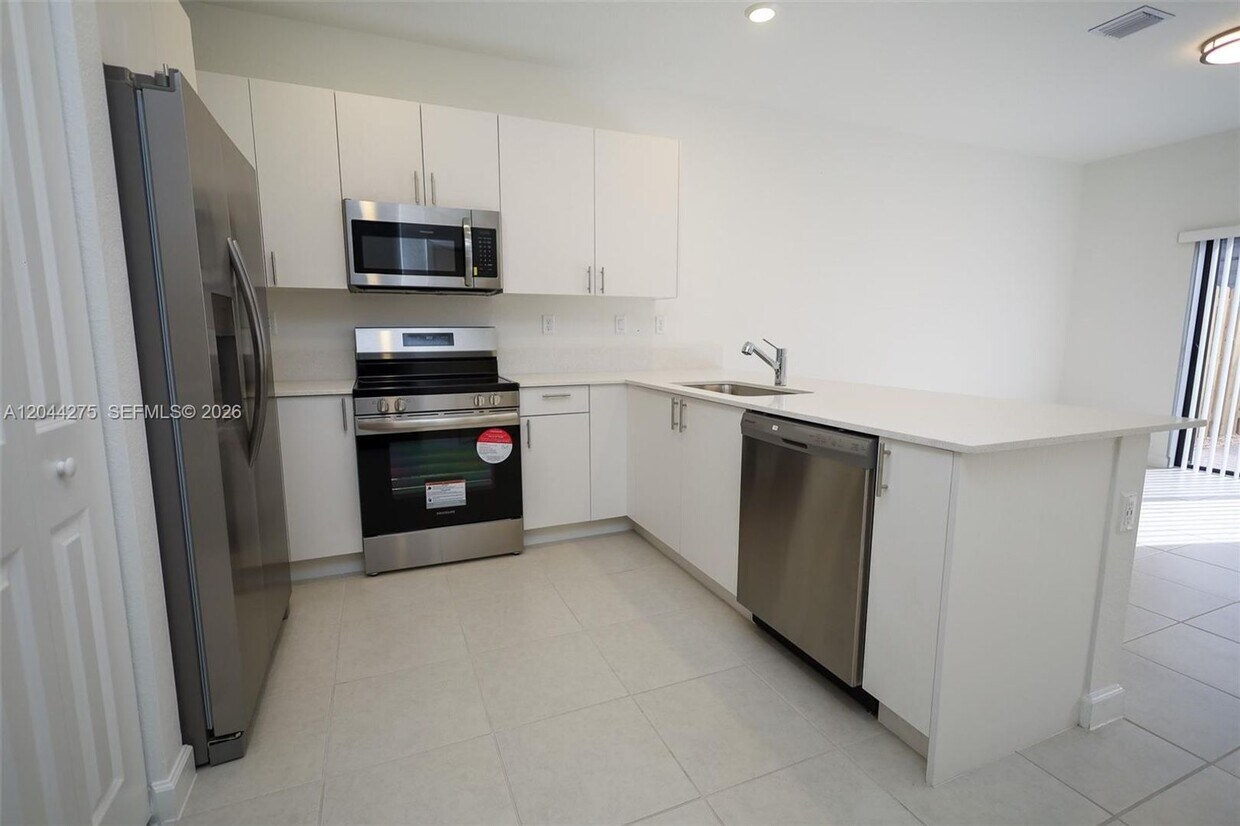 Photo - 23057 SW 129th Place 23057, Miami, FL 33170 - 2780