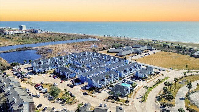 Building Photo - 3506 Cove View Blvd