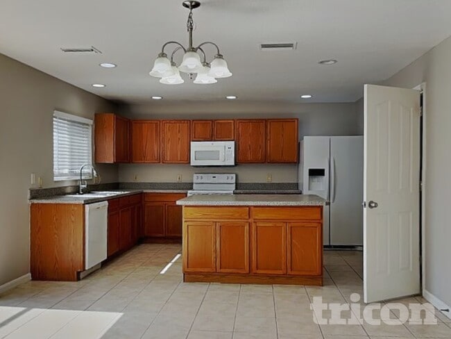 Building Photo - 10432 Boyette Creek Blvd