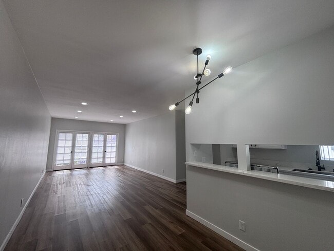 Interior Photo - 1620 South Bentley Ave