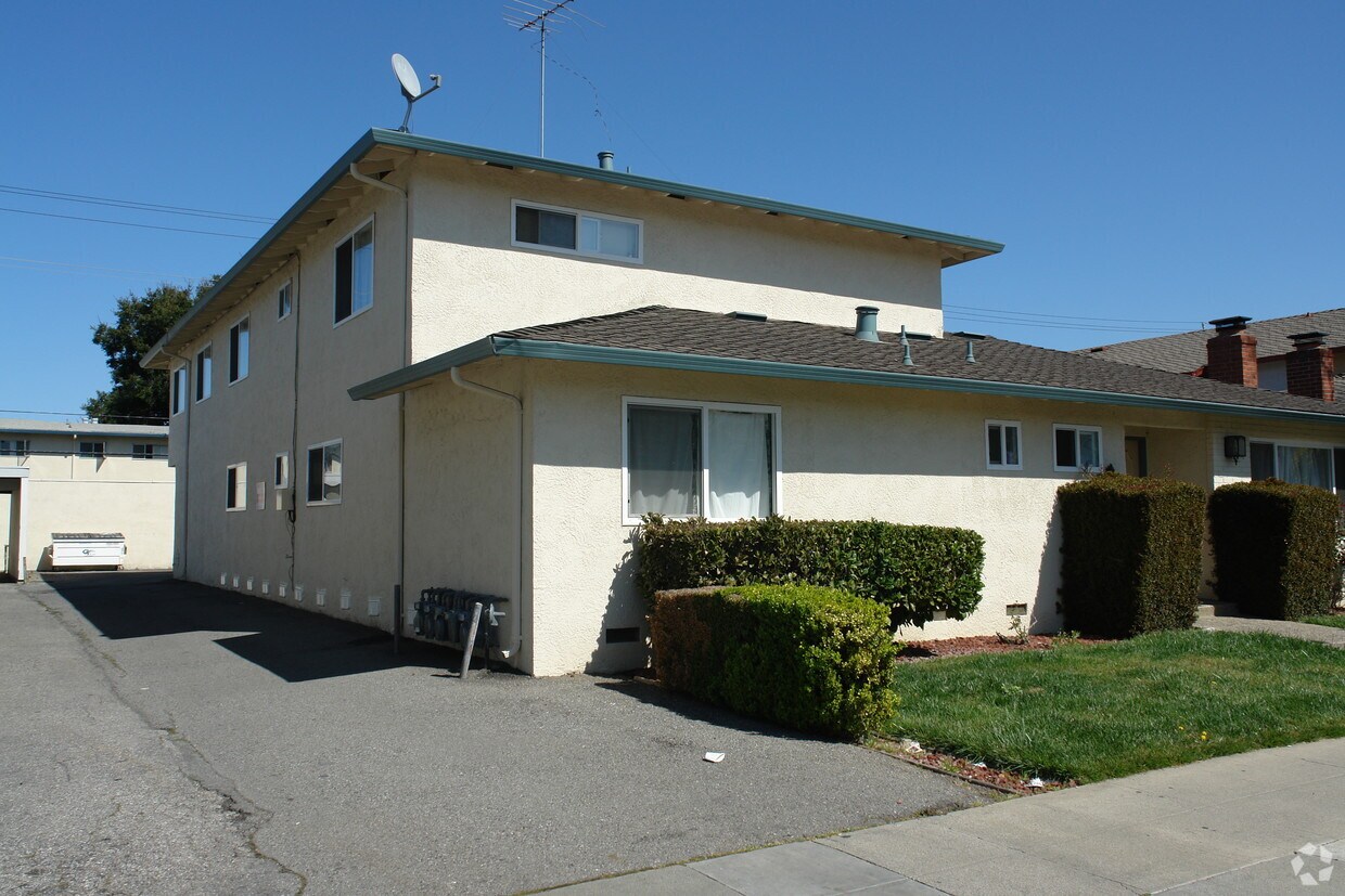 Building Photo - 3151 Impala Dr