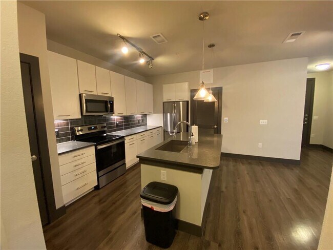 Foto del edificio - 2910 E 17th St