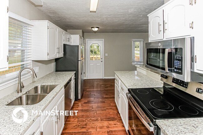 Building Photo - 2609 S 16th Terrace