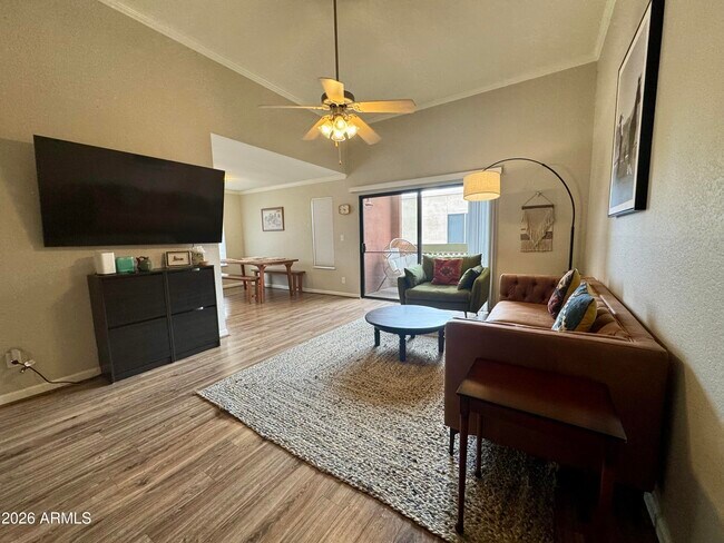 Foto del edificio - 3600 Hayden Rd