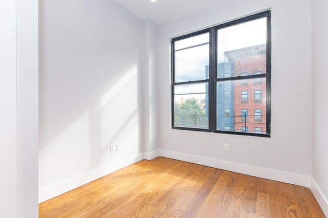 Building Photo - 1556 Fulton St