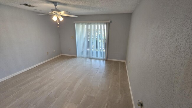 Building Photo - 277 Ulster Ln