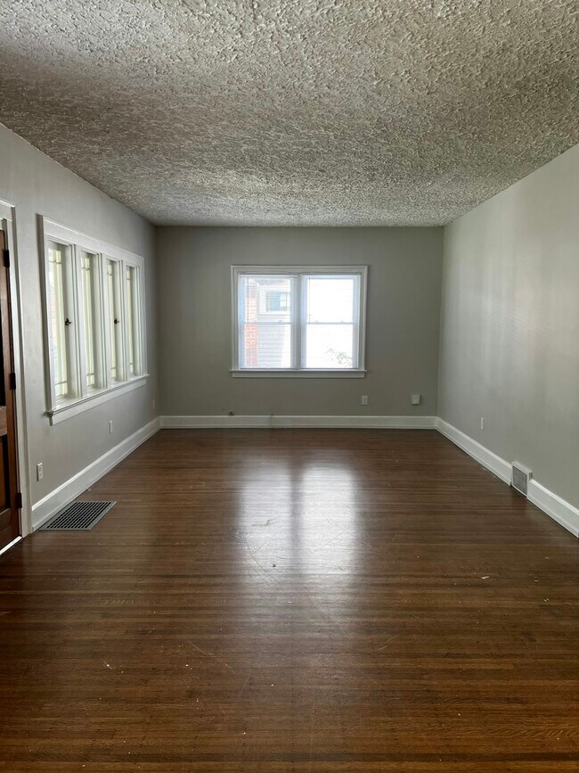 Building Photo - 5119 Norway Dr