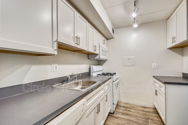 Foto del edificio - 2618 Fort Farnsworth Rd