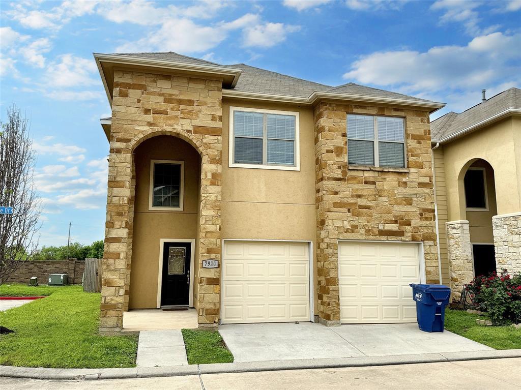 Foto principal - 7920 Via Ashford Terrace