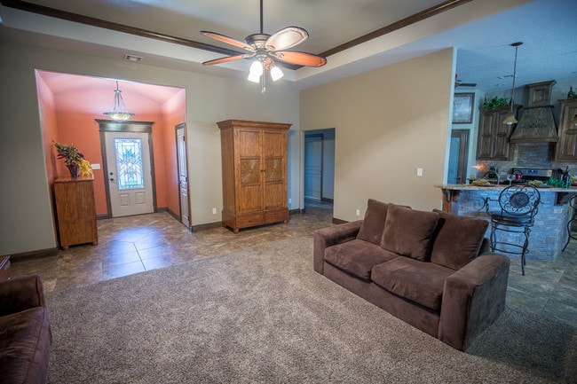Building Photo - 48 Creekside Dr