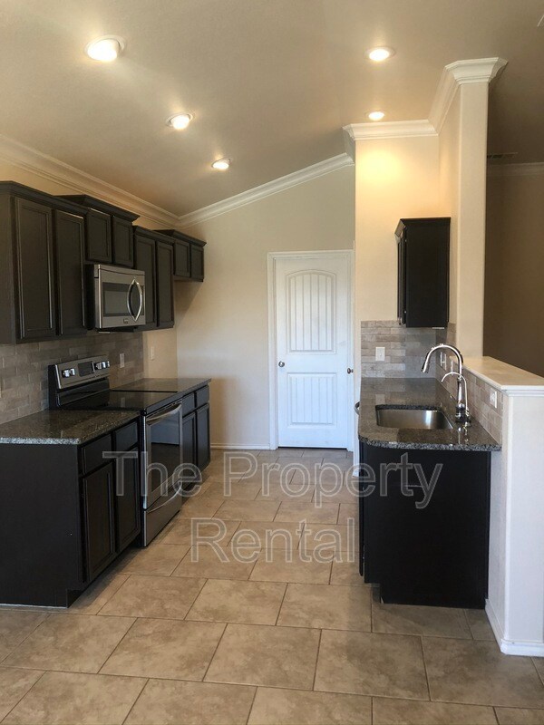 Foto del edificio - 1026 E 93rd St