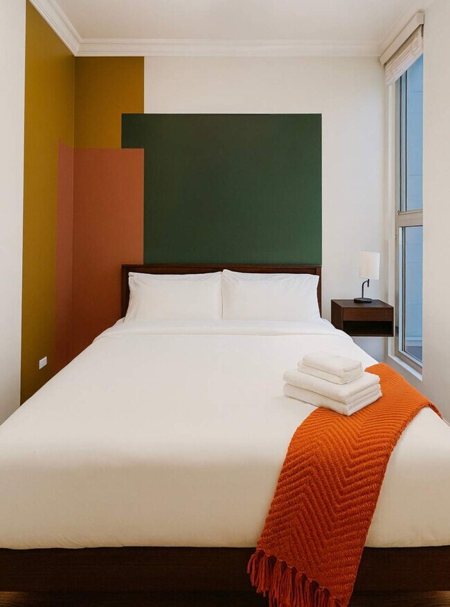 Foto del edificio - 1249 W Madison St