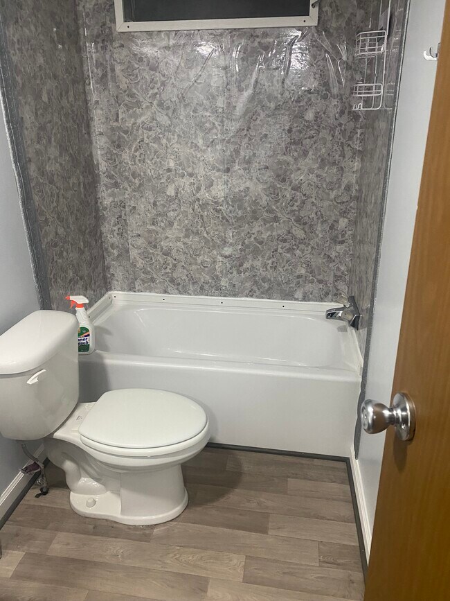 Foto del edificio - 120 Ray Kelly Rd