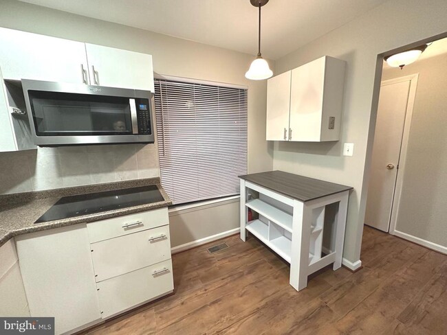 Foto del edificio - 502 Greenhill Ct