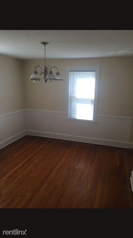 Foto del edificio - 3 br, 1 bath House - 27 School St