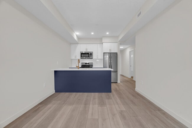 Building Photo - 824 Woolwich St