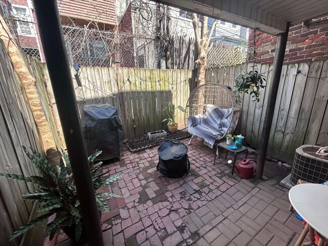 Building Photo - 2925 Harper St