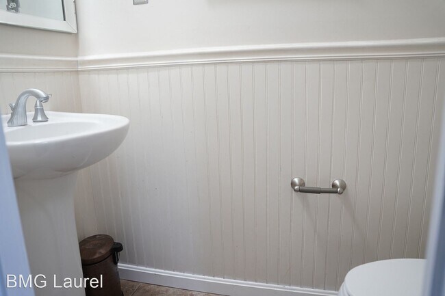 Foto del edificio - 4 br, 2.5 bath House - 12713 Clearfield Dr