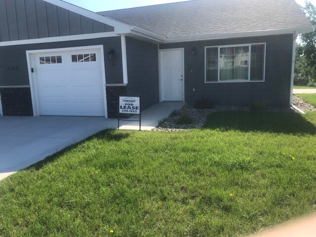 Foto principal - 4144 Winfield St
