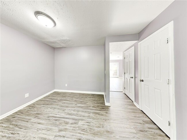 Building Photo - 1829 Whitehall Forest Ct SE
