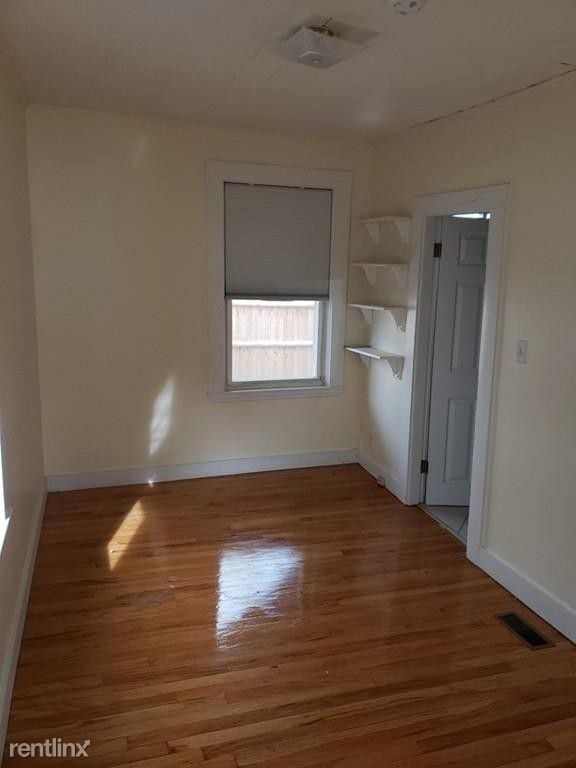 Foto del edificio - 1 br, 1 bath  - 68 Nahant Ave