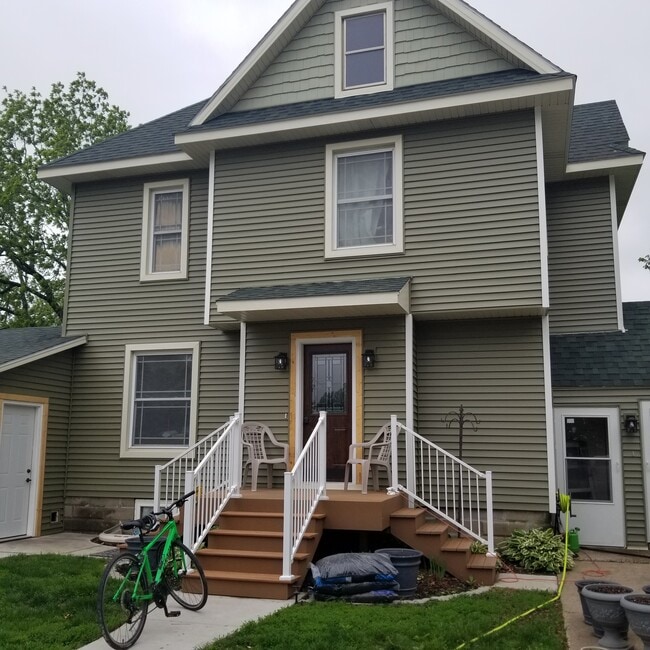 Foto del edificio - 1533 Elm St