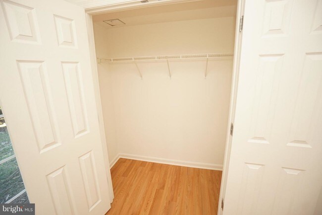 Foto del edificio - 1838 Cedar Cove Way