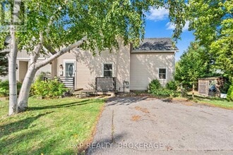 Building Photo - 590 Queen St