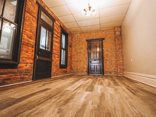 Building Photo - 1305 S Cameron St