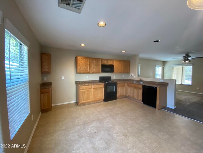 Building Photo - 4925 N 108th Ave