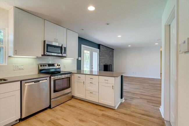 Building Photo - 3206 Cupid Dr