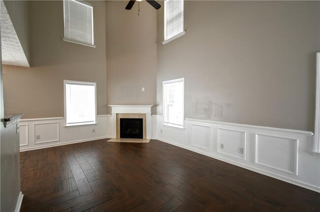 Foto del edificio - 6215 Smoke Ridge Ln