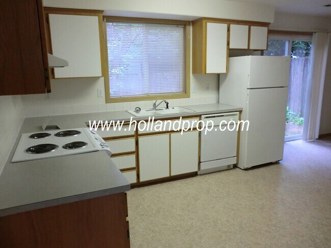 Foto del edificio - Cozy & Bright 3-Bedroom Retreat in Southeast Portland – Fenced Yard & Garage!