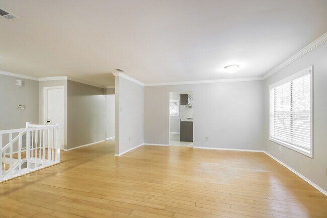 Foto del edificio - 3214 Sycamore Springs Dr