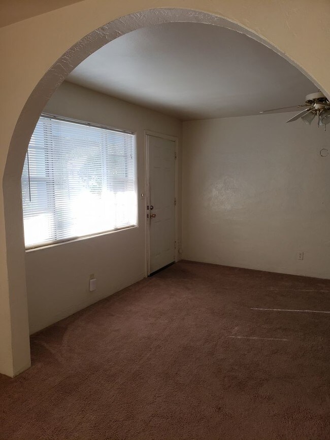 Building Photo - 2 BEDROOM APARTMENT 995 - BEACHSIDE