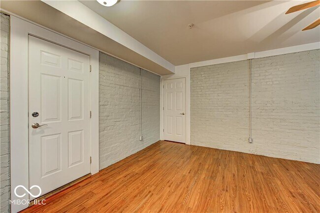 Foto del edificio - 655 E 24th St