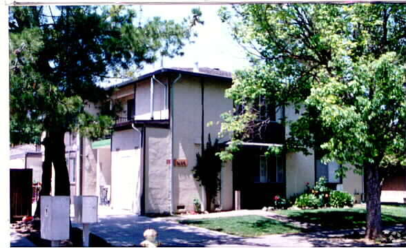 Building Photo - 5159 Snow Dr