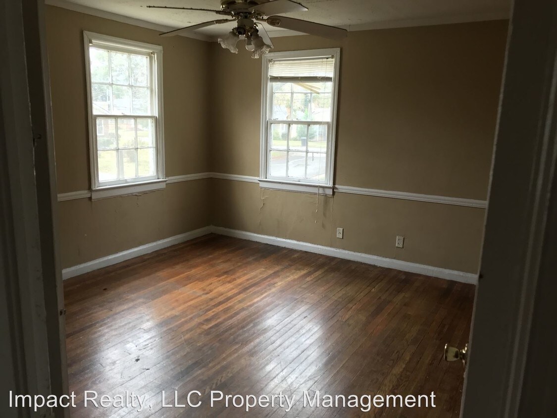 Building Photo - 804 Elm Ave