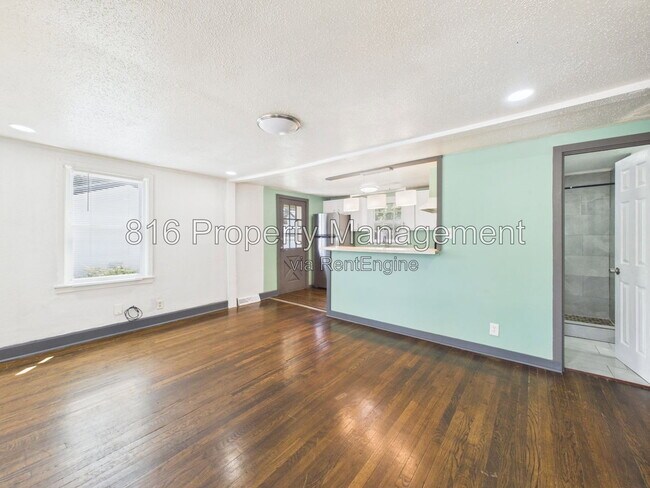Foto del edificio - 810 S Woodland Ave