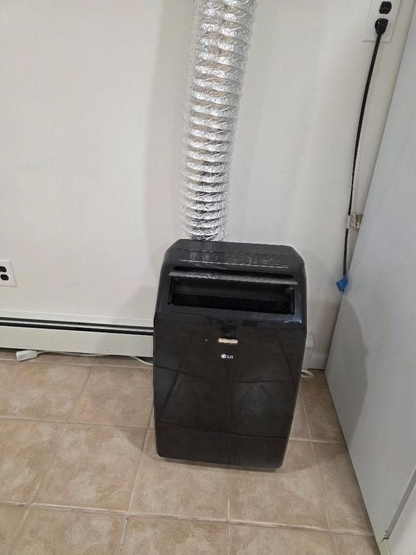 Building Photo - 9 Charles St