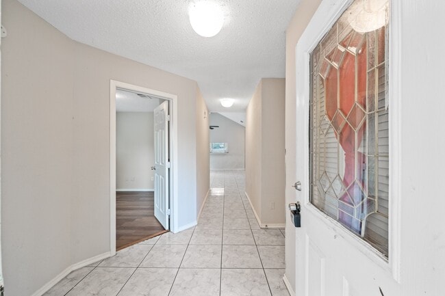 Building Photo - 20115 Raingate Ln