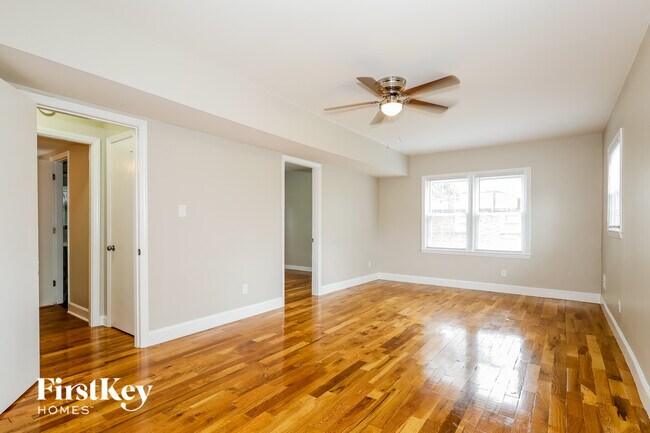 Foto del edificio - 1128 Rocky Ridge Dr