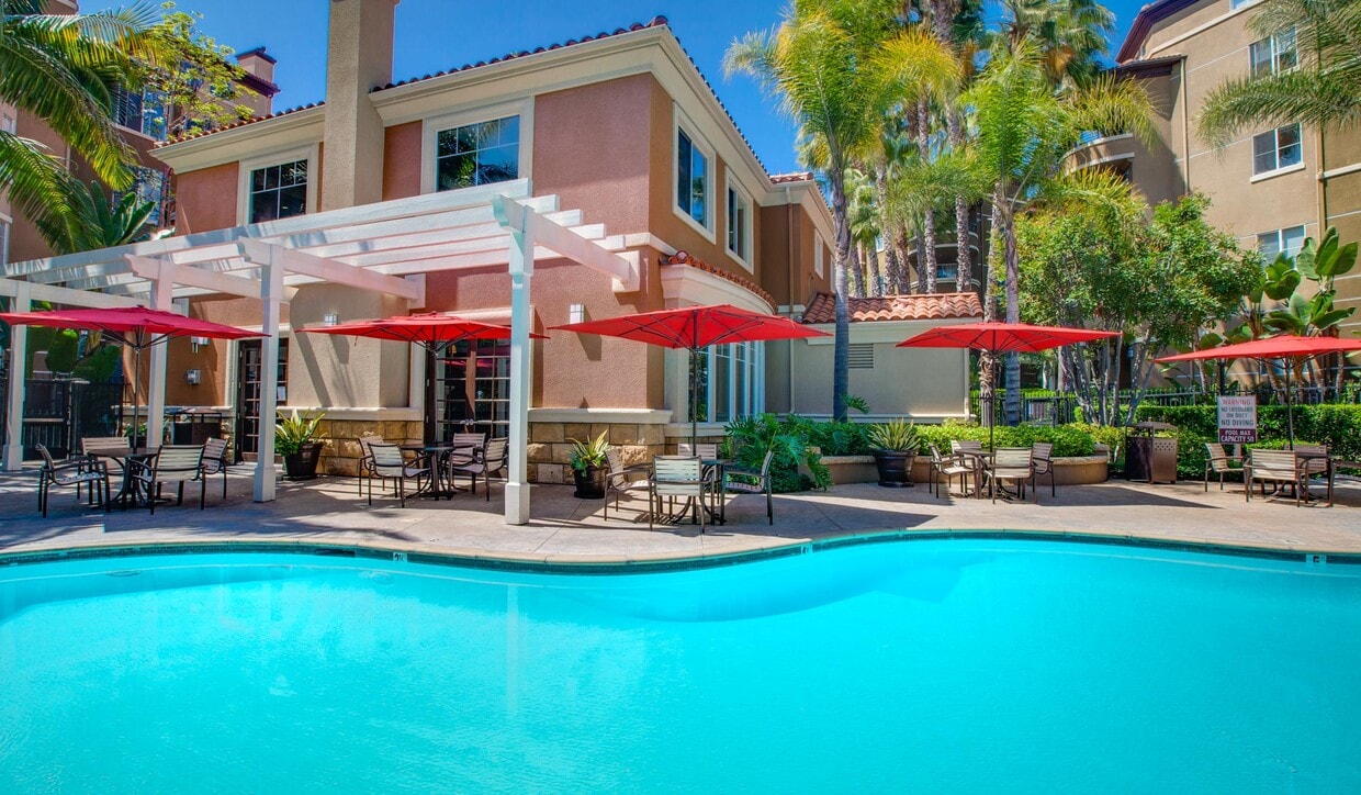Take a dip in our swimming pool - The Villas at Park La Brea
