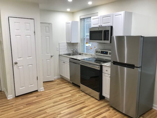 Kitchen - 121 N 21st St