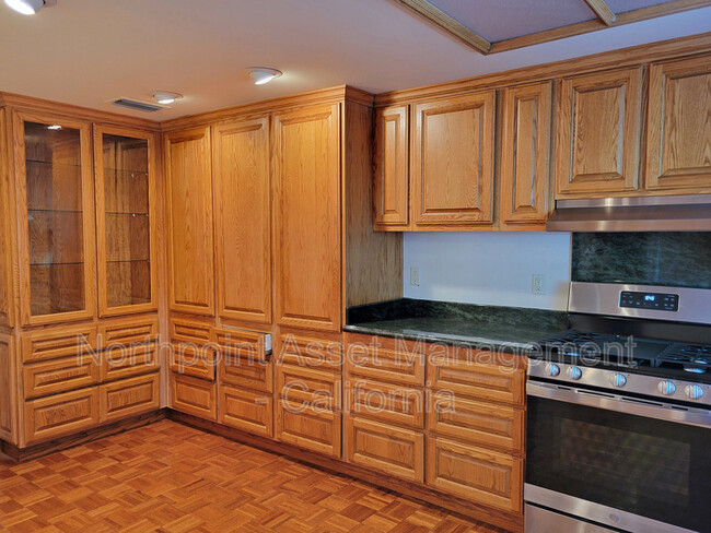 Building Photo - 231 Los Padres Ln