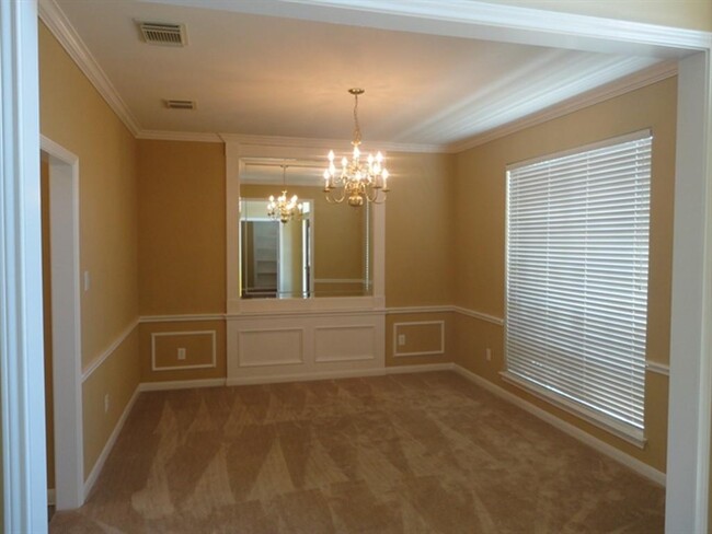 Building Photo - 3415 Woodbine Pl